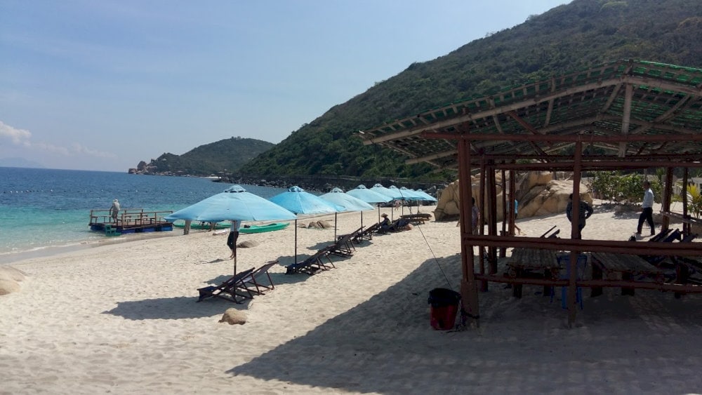 At Bai Bang Beach, visitors can soak in the natural beauty while escaping the hustle and bustle of crowded tourist spots